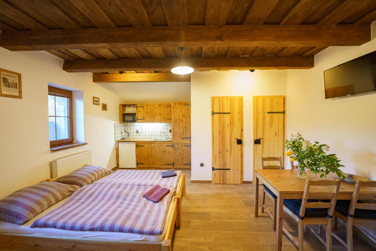 Apartmany Pausram Pouzdrany Exterior foto