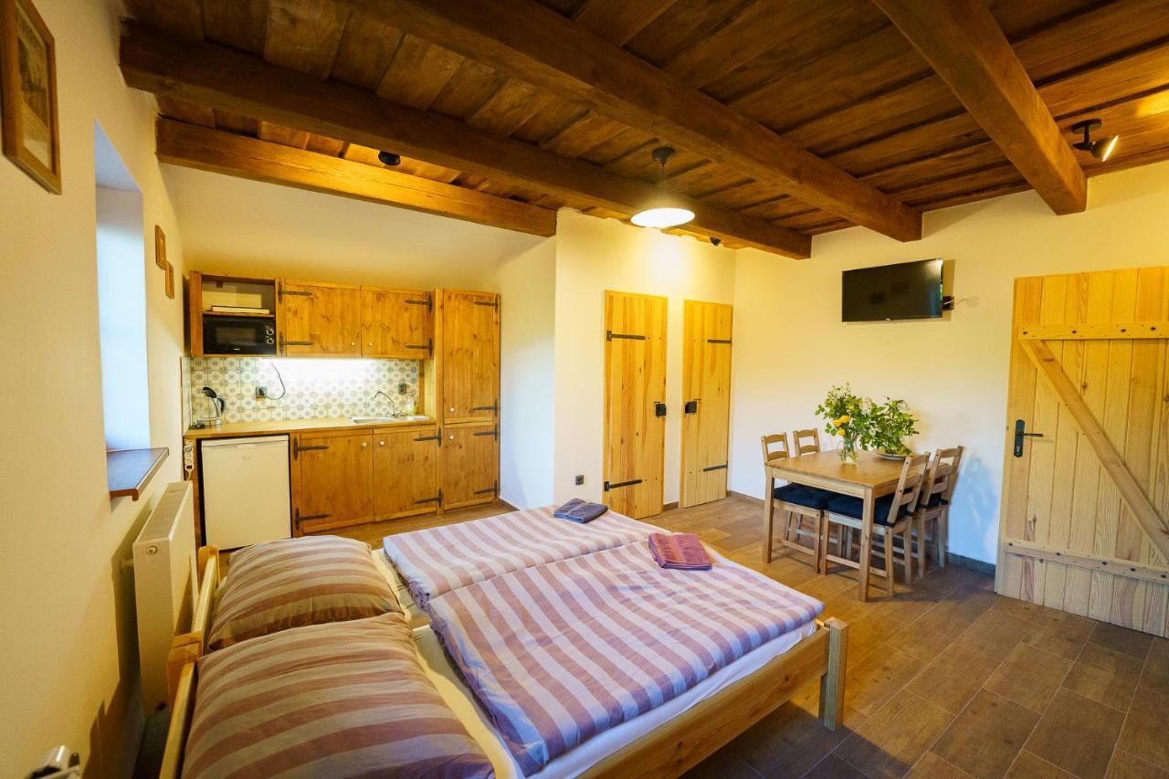 Apartmany Pausram Pouzdrany Exterior foto