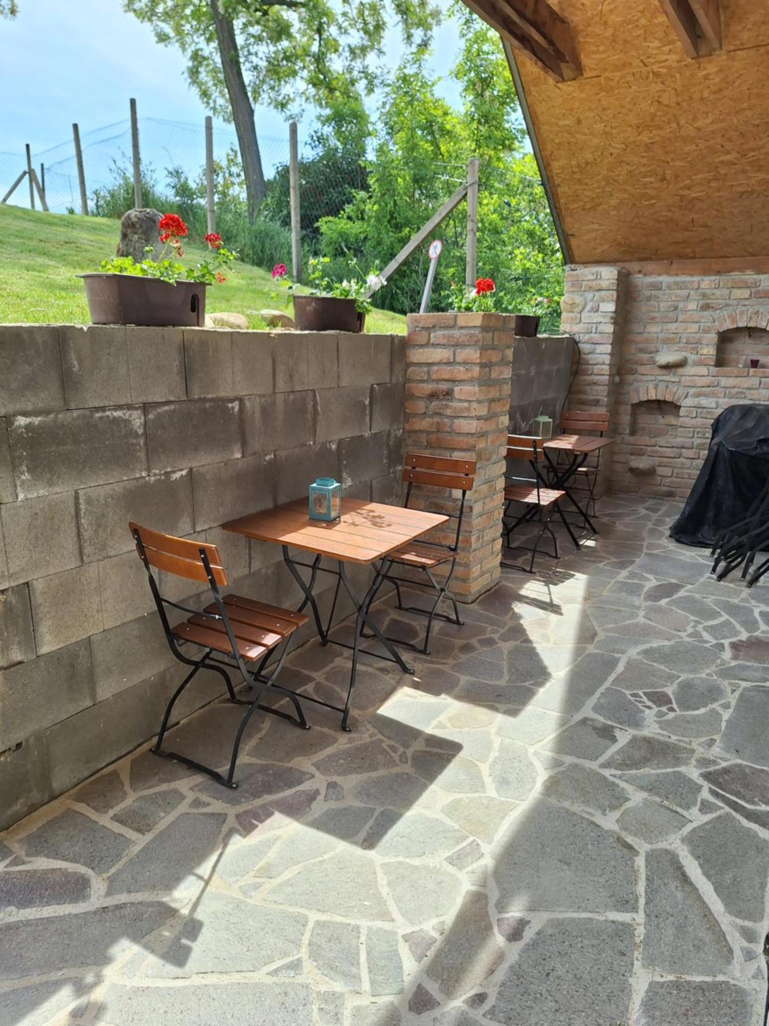 Apartmany Pausram Pouzdrany Habitación foto